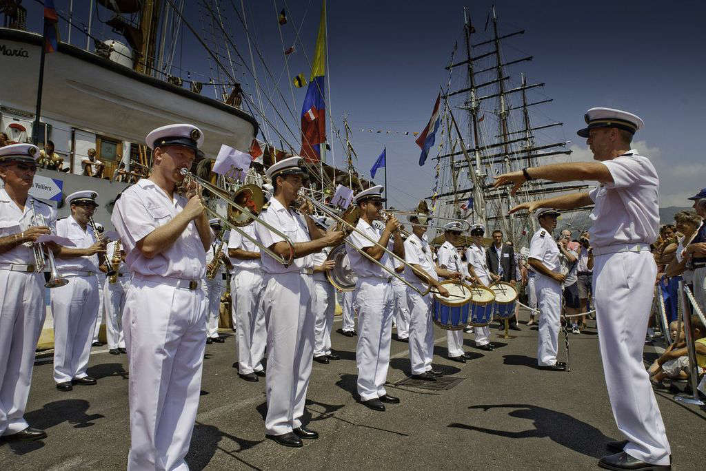 Kappelle auf dem Hafenfest in Toulon